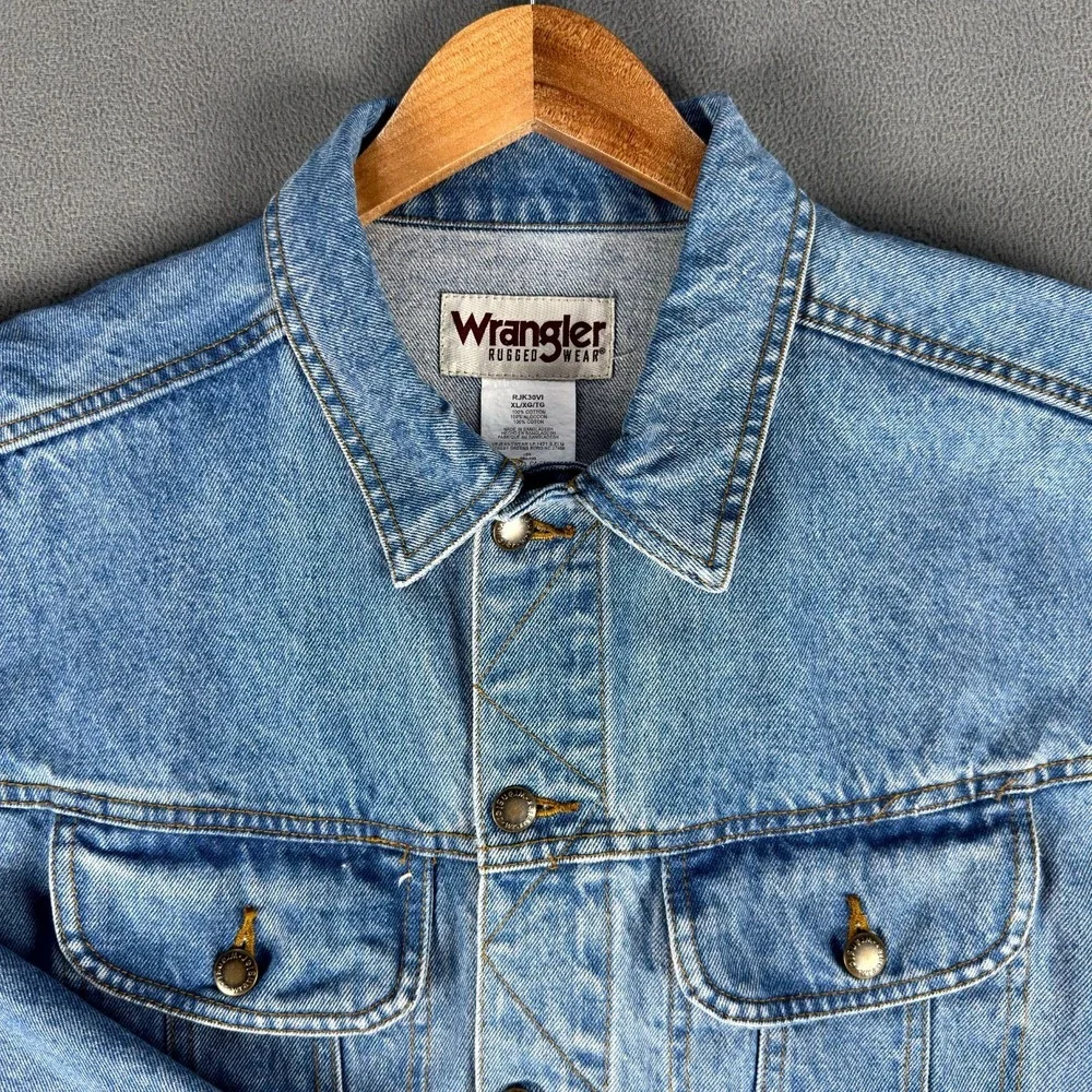 Wrangler Jacket Mens XL Blue Rugged Wear Trucker Distressed Denim Vintage Indigo
